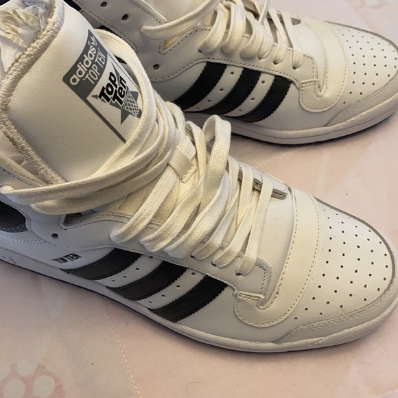 New Mens Adidas Sneakers - Picture 4 of 5